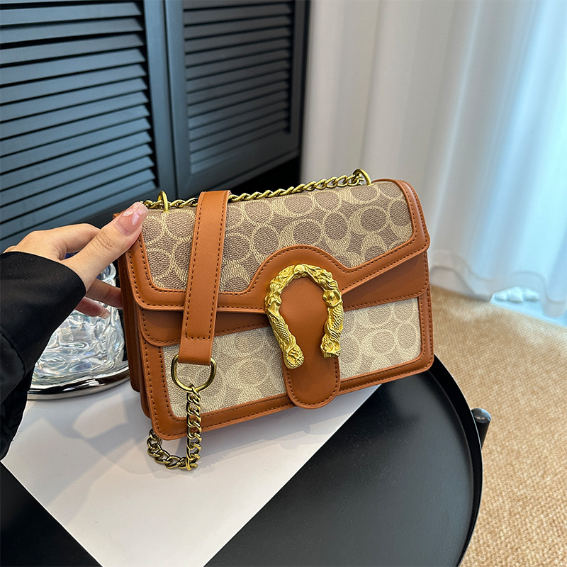 Nuevo estilo de comercio exterior transfronterizo, cadena de viento de fragancia pequeña, bolso de axila de un solo hombro, 2025, bolso cuadrado pequeño de mensajero salvaje de estilo occidental de alta gama