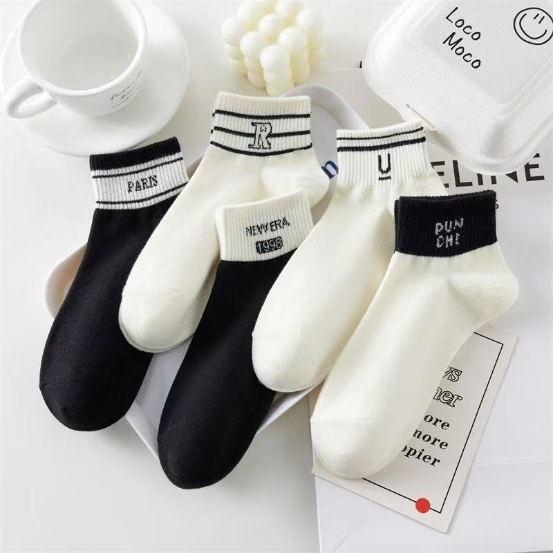 Calcetines invisibles de primavera y verano, blancos de mujer, todo fósforo, viajes diarios, calcetines de cintura baja, calcetines de barco, calcetines al por mayor