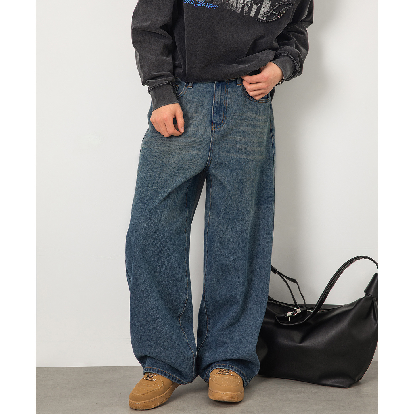 Vintage Washed Gradient Blue Jeans – Baggy Straight-Leg Denim Pants For Men (Distressed Finish, Mid-Rise, Non-Stretch Cotton Blend, M-Xxxl)_voghion.com