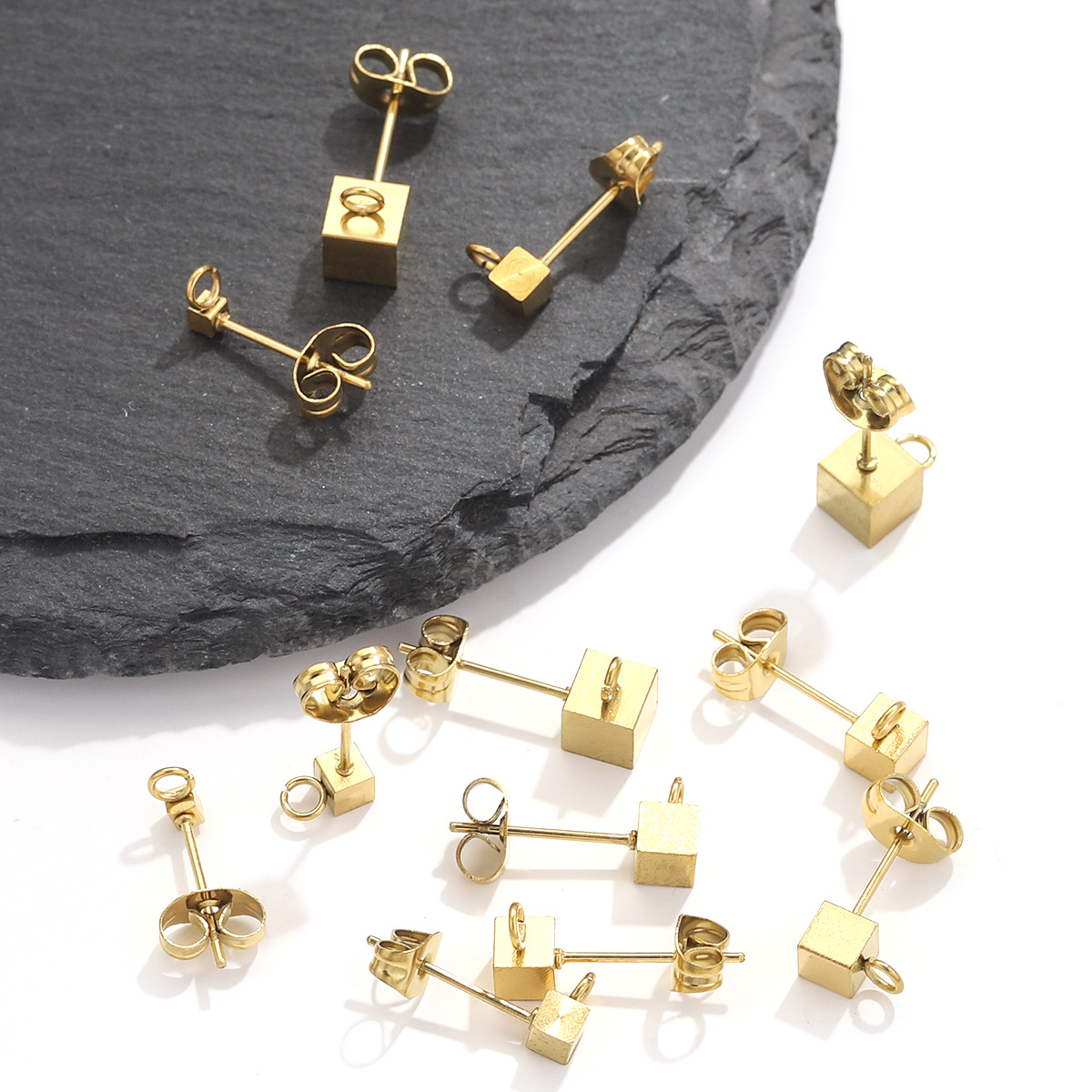 Pendientes cuadrados de acero inoxidable europeos y americanos DIY pendientes con agujeros accesorios de joyería pendientes de acero de titanio producción