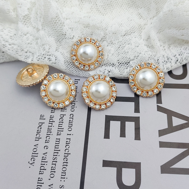Metal Buttons with Rhinestones, Pearl Round Buttons, Chanel-Style Tops, Women's Shirts, Chiffon Coats, Trench Coats, Dresses