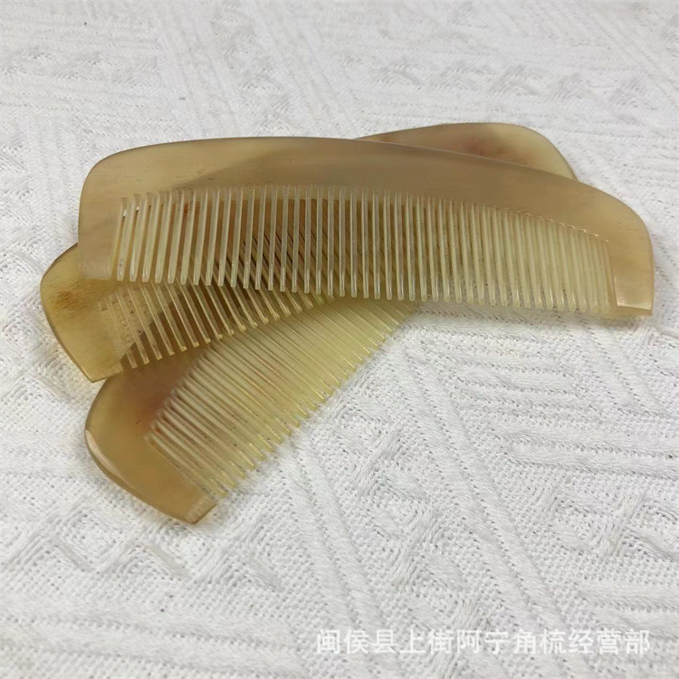 Natural Horn Comb 14cm Wide Tooth Handle Massage Comb for Scalp and Head Meridian Care key features