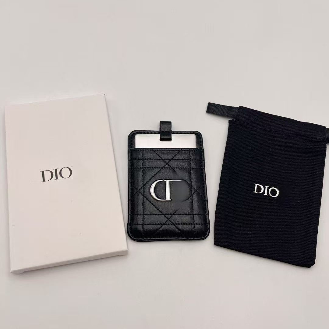 D brand stainless steel mirror set, including a mirror and a card holder, comes with a gift card, a mirror strap, a dust bag, and a gift box, featuring a diamond-patterned card holder