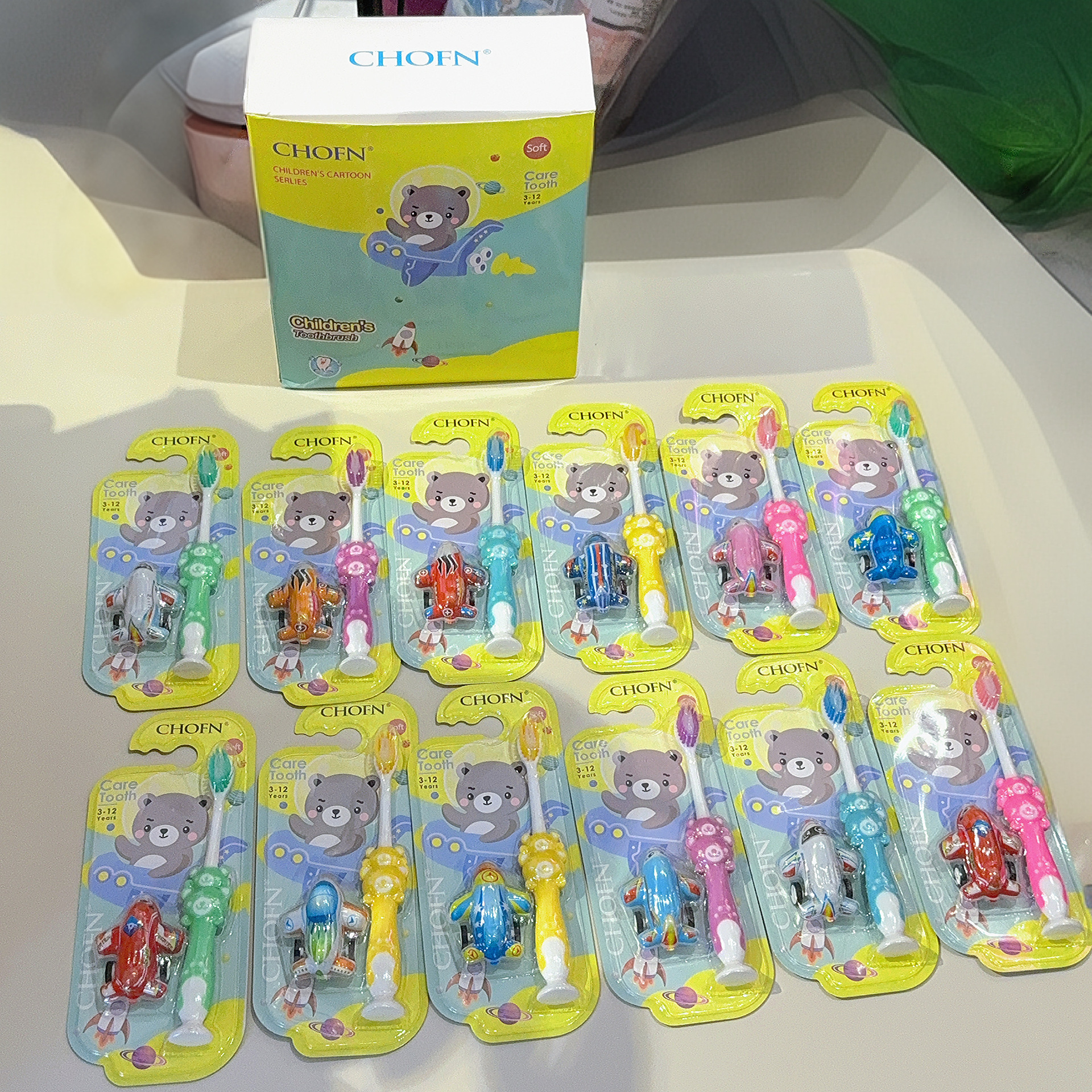 おもちゃの子供用歯ブラシ12本入りボックス、輸出用、屋台、2元店、歯ブラシ柔らか毛、卸売メーカー