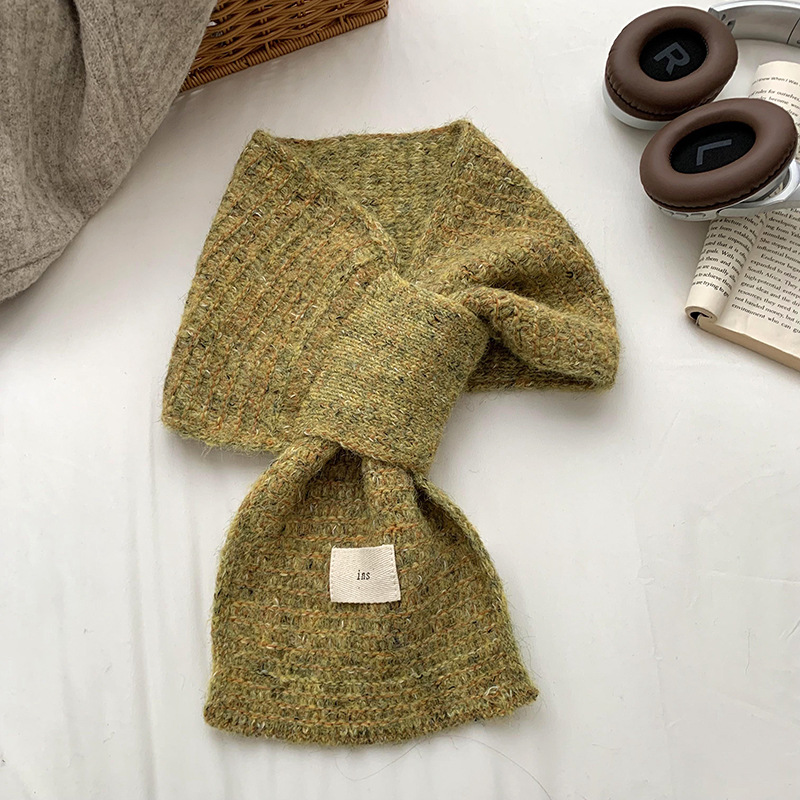 Otoño y invierno bufandas mujeres 2025 nuevo color sólido coreano versátil agujeros cruzados de lana cálida bufandas de punto