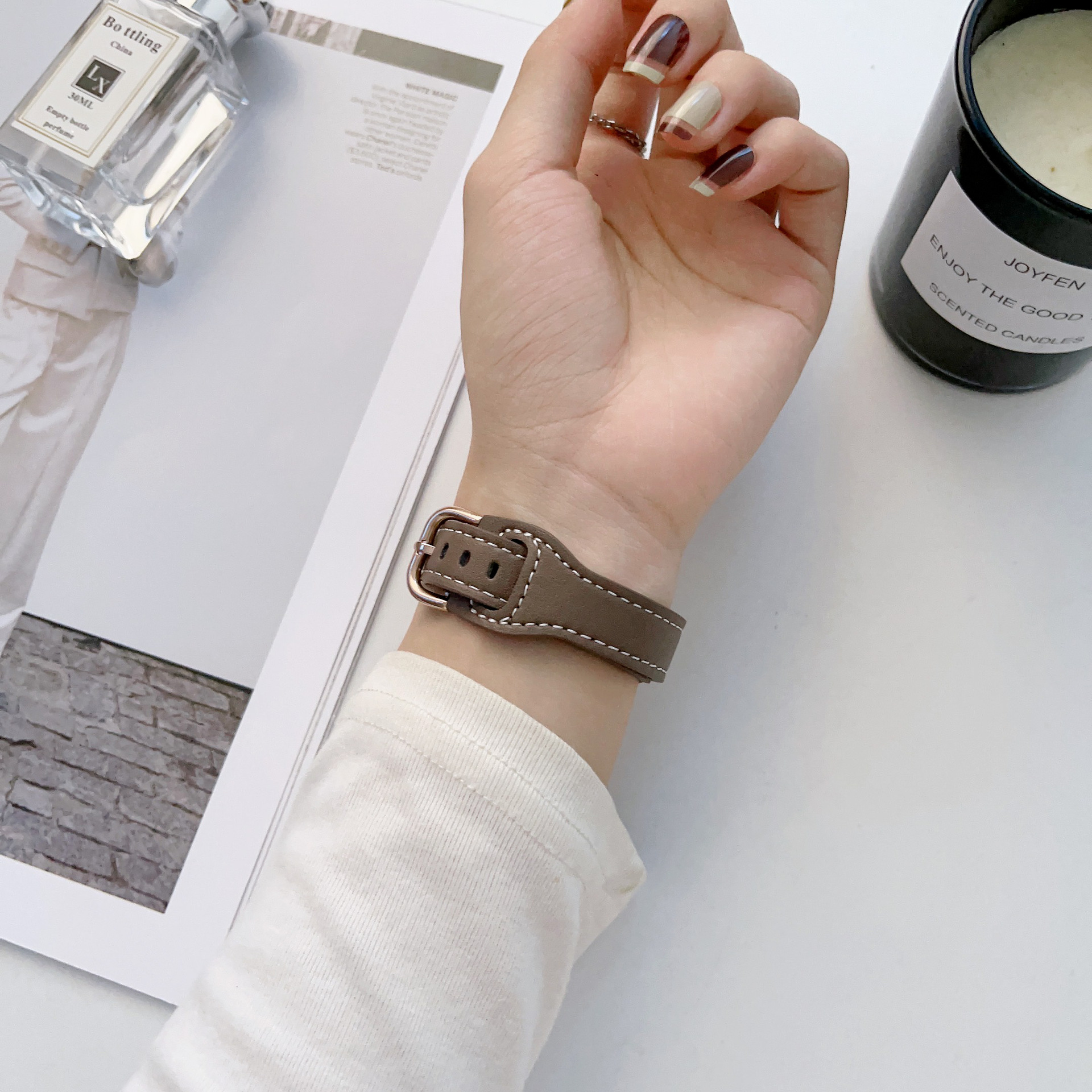 Suitable for Apple Watch 9th generation 49mm smart watch strap Starry Sky Small Waist Leather Wristband