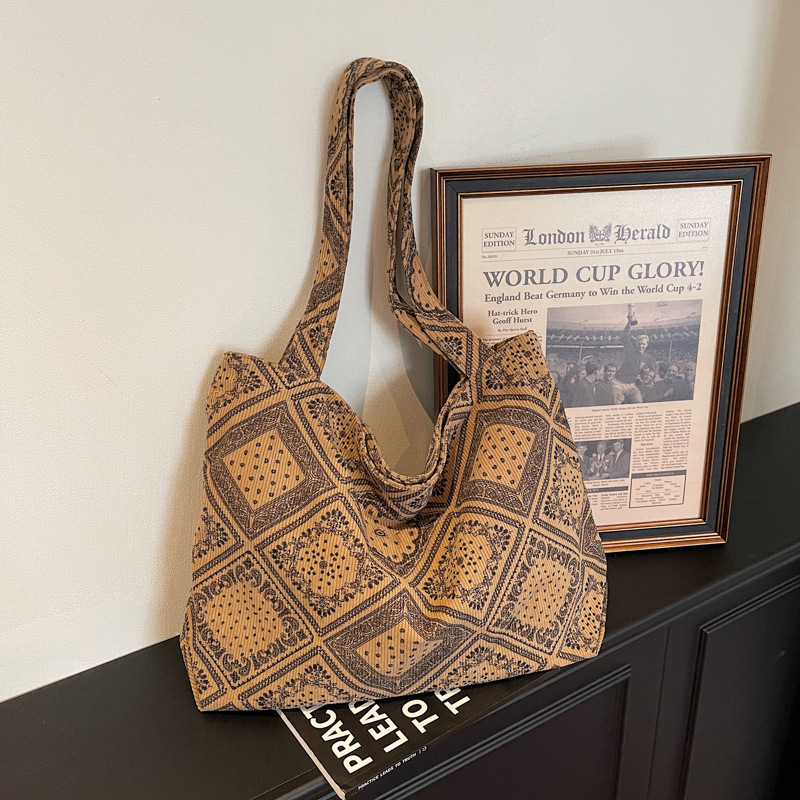 Korean-Style Leopard Print Large-Capacity Tote Bag with a Vintage Vibe, Versatile and High-End Feel, Suitable for Cross-Border Shopping