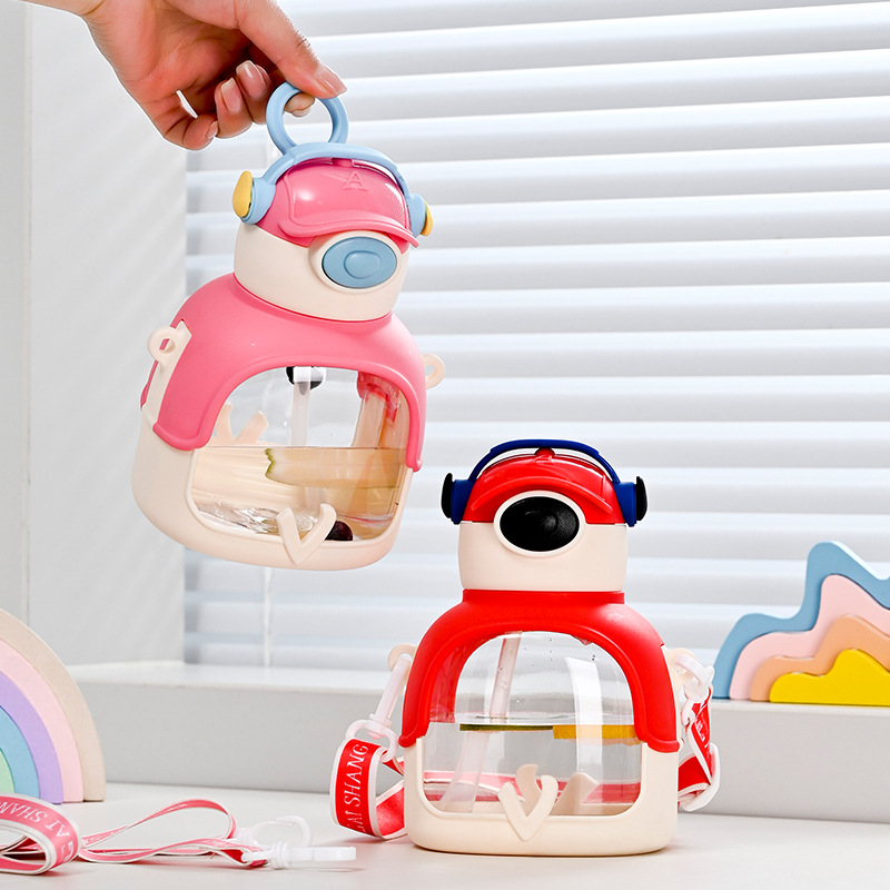 Taza de aprendizaje de dibujos animados divertidos para niños Taza de pajita Luban con correa de pajita Agua potable portátil de gran capacidad para bebés