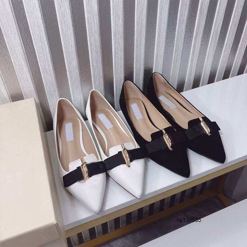 한국 여성 신발 2025 새로운 가을 부드러운 바닥 얕은 금속 버클 활 플랫 뾰족한 발가락 투명 젤리 신발