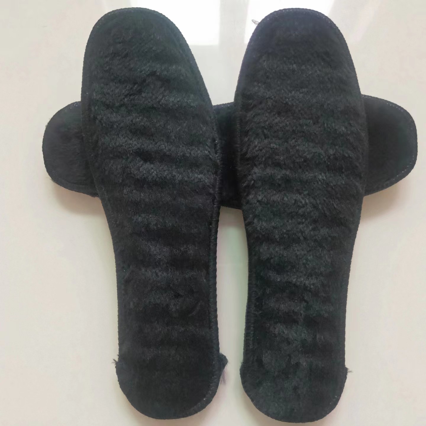 Invierno invierno negro 600 gramos de terciopelo más grueso calentamiento a prueba de frío plantilla de zapatos absorbente de humedad y sudor de fábrica de zapatos plantilla
