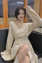 UNMUN法式轻奢高级感女神范v领毛衣裙秋冬季女装新款中长款针织连