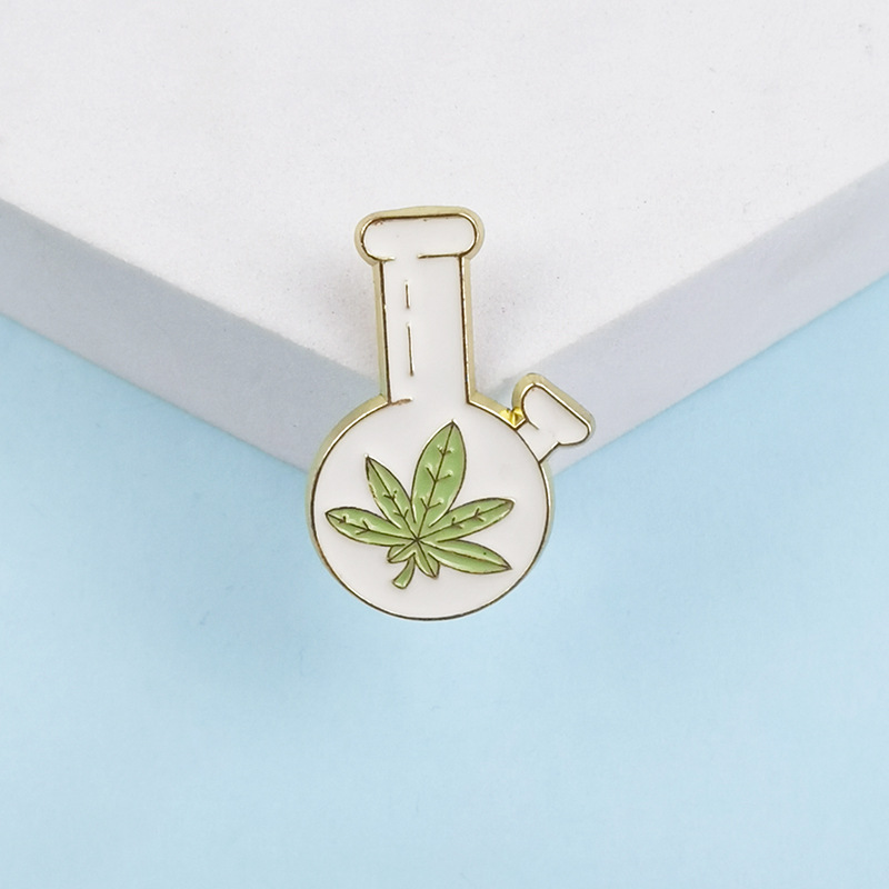 Serie de química creativa Broche Florero de dibujos animados Mochila Decoración Hebilla Personalidad Accesorios de insignia de aleación de todo fósforo