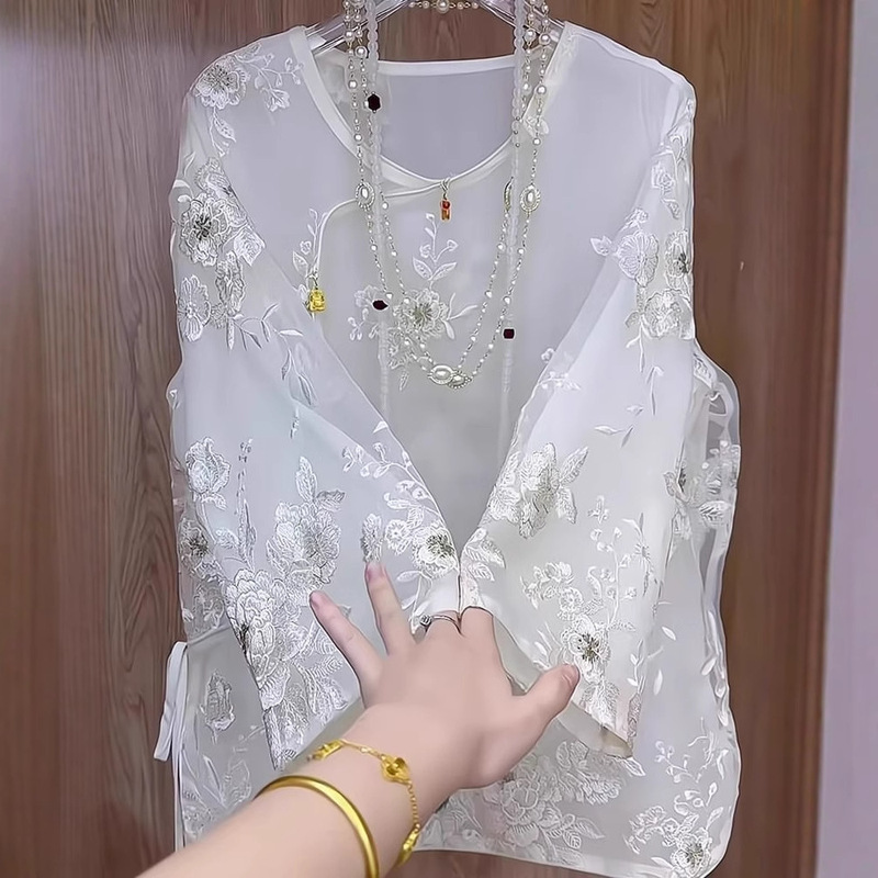 New Chinese Style Shirt for Women 2025 Summer New Heavy Embroidery Loose and Stylish Beautiful Top Chinese Style Button-Down Shirt