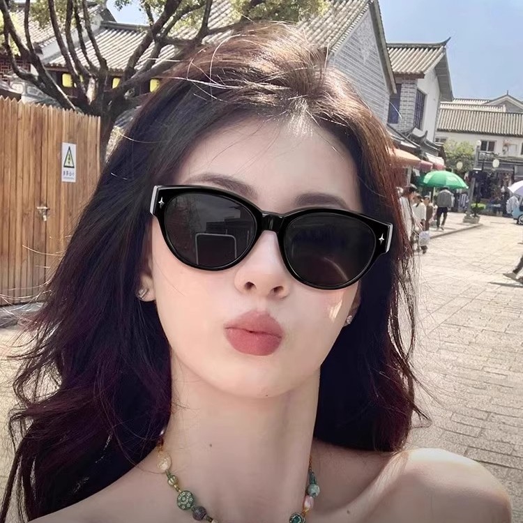 近視メガネをかけた女性向けのキャットアイサングラス、四角顔と丸顔向けのドライビングクリップオンサングラス、UVカット付き偏光サングラス|undefined