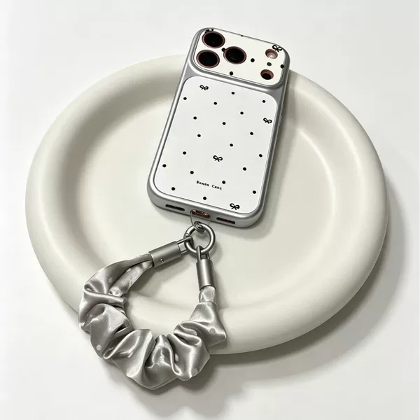Chanel-style ins polka dot phone lanyard wrist strap mini small phone chain phone strap