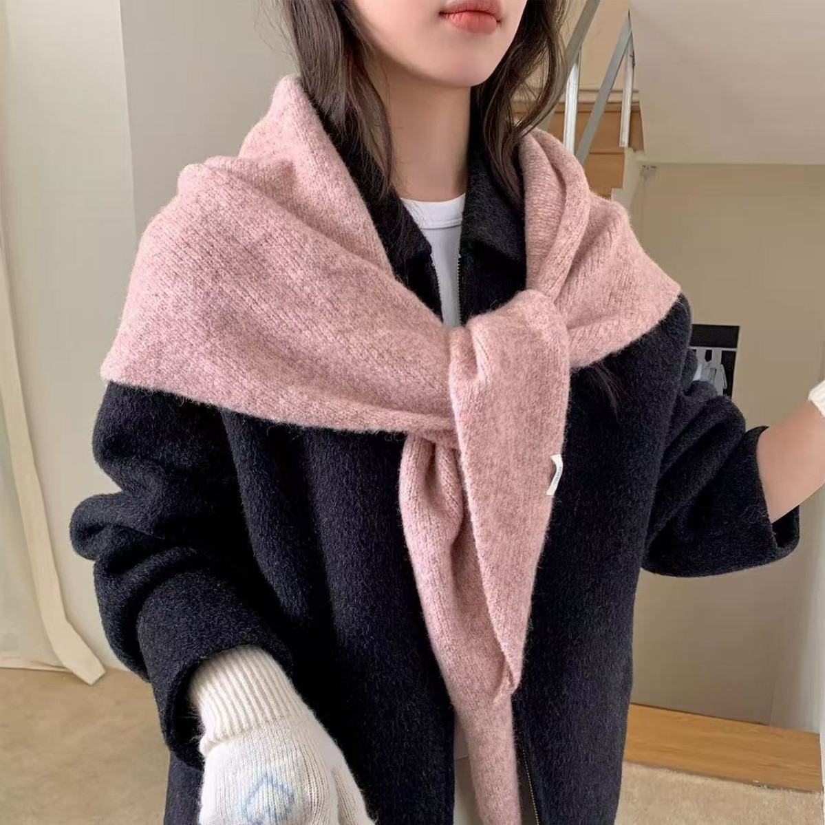 Korean-Style Large Shawl for Women in Autumn and Winter, Warm and Cold-Proof, Soft and Waxy Neck Scarf, High-End, Versatile and Atmospheric Triangle Scarf
