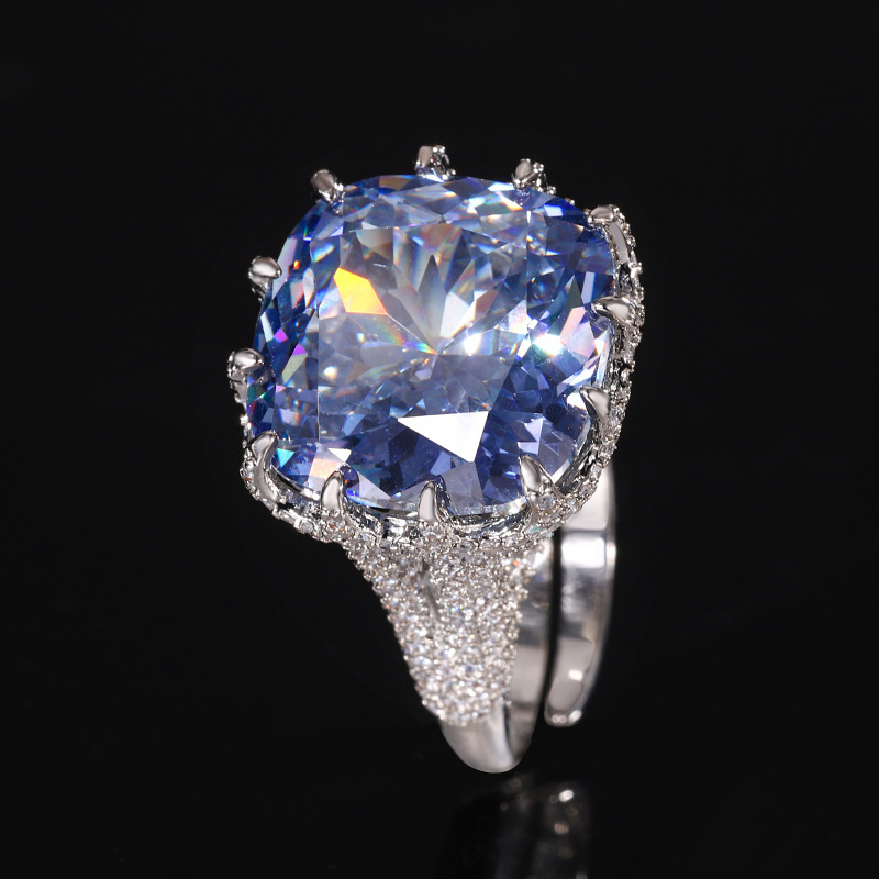 Sparkling Ring For Women, Crafted With Romance.Sleek & Comfortable, Designed To Highlight Your Charm.A Subtle Yet Stunning Piece For Dates,_voghion.com