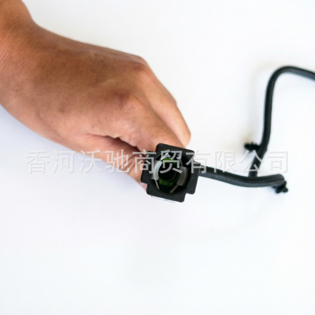 C2D21624 is suitable for Jaguar XE XF XJ F-PACE fuel pipe and engine oil line accessories