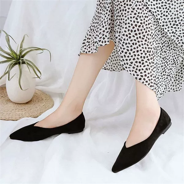 Black pointed