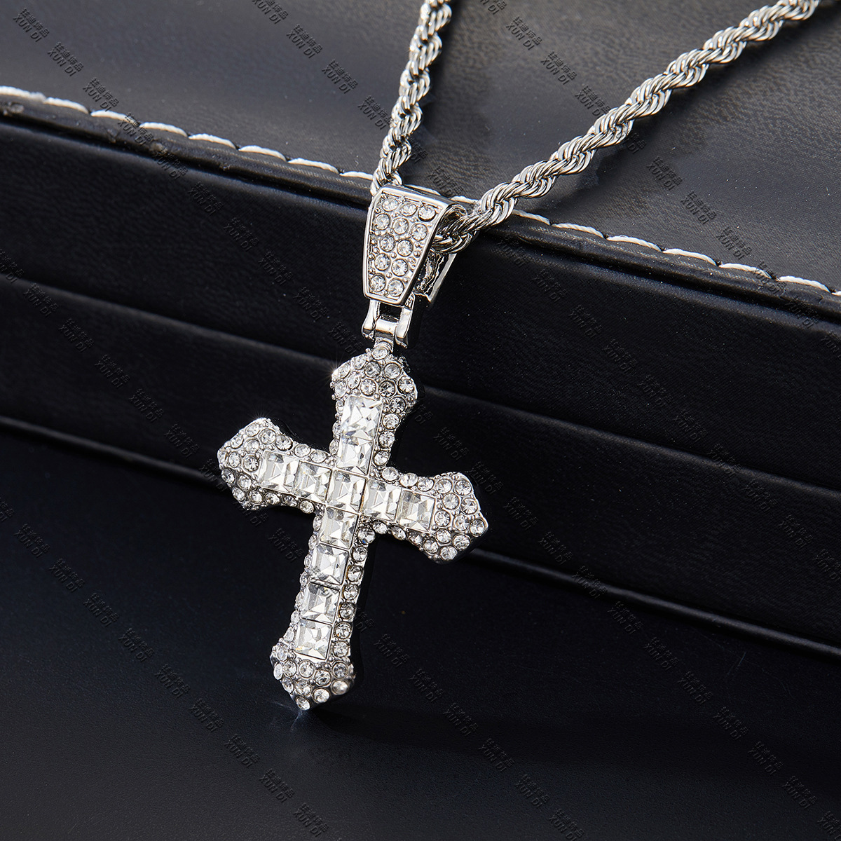 Hip-hop Cross Stainless Steel Alloy Plating Inlay Rhinestones Men's Pendant Necklace display picture 4