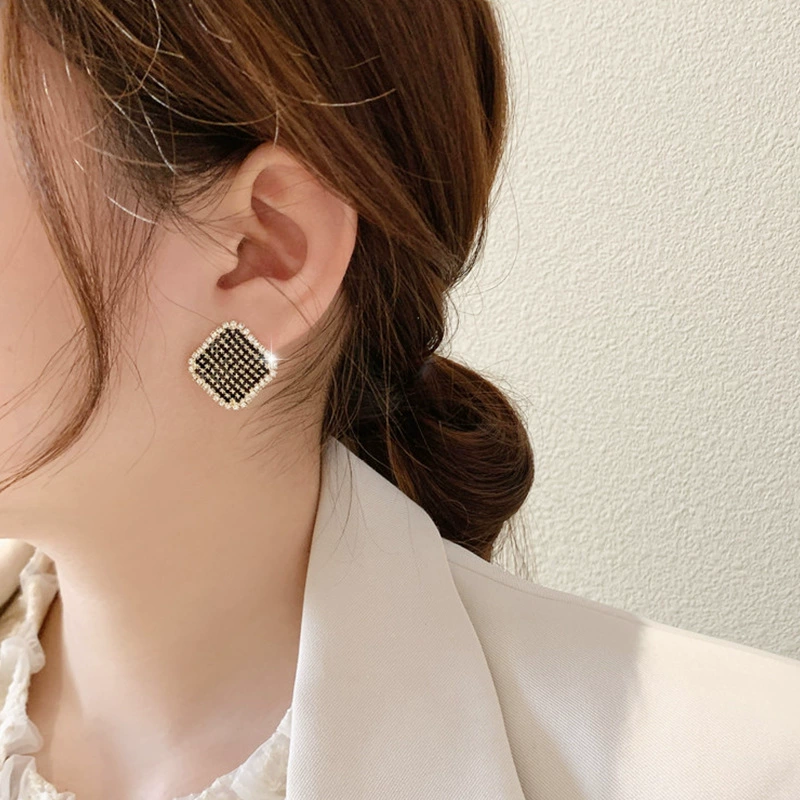 Серебряные серьги с иглой, серебро 925, акценты циркония и кошачий глаз, микроинlay, лёгкие 0.008 кг