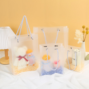 In stock pp handbag transparent frosted gift bag simple ins style plastic bag wedding candy hand gift bag wholesale