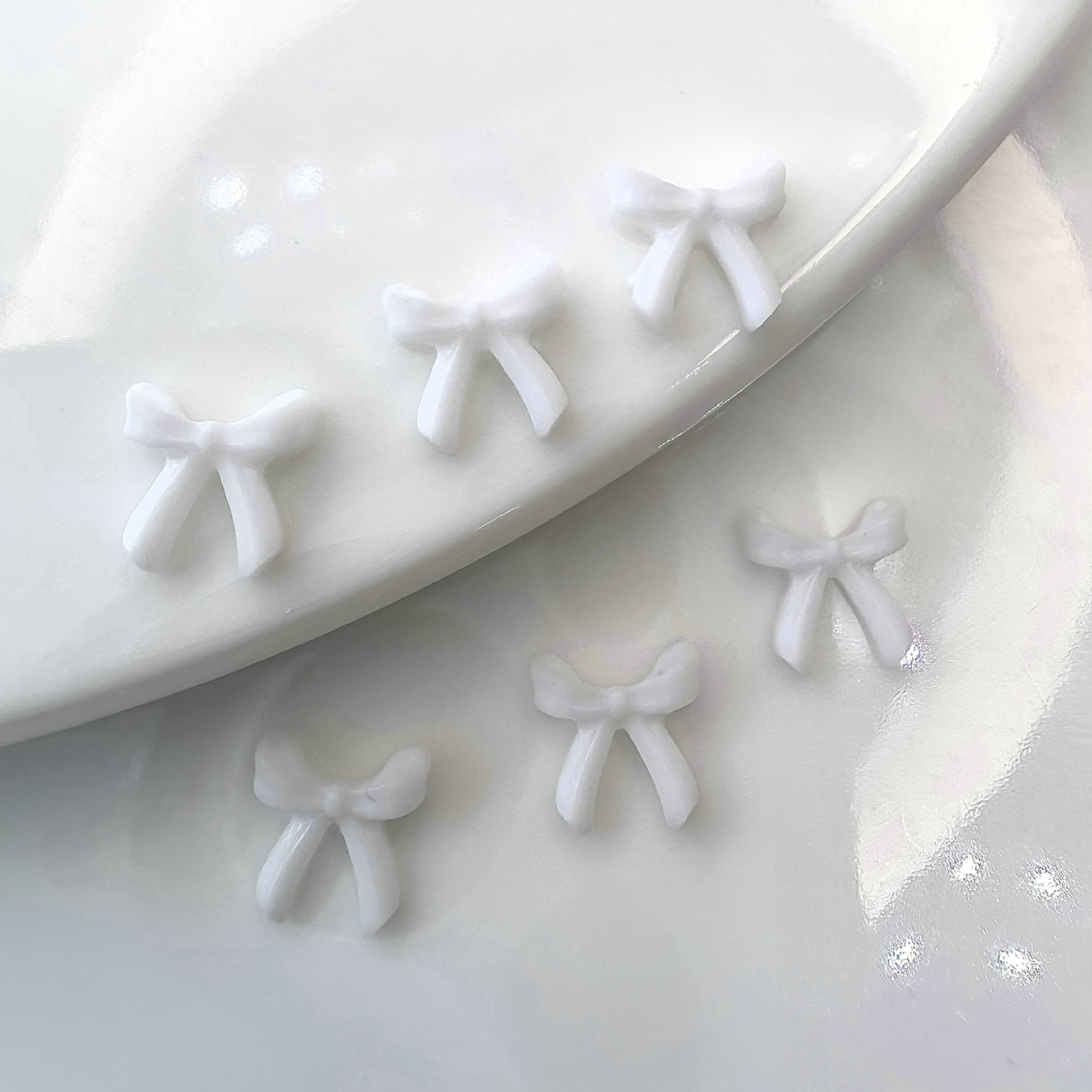 蝴蝶结美甲饰品批发儿童学生老人青年大学生工人教师0005.j