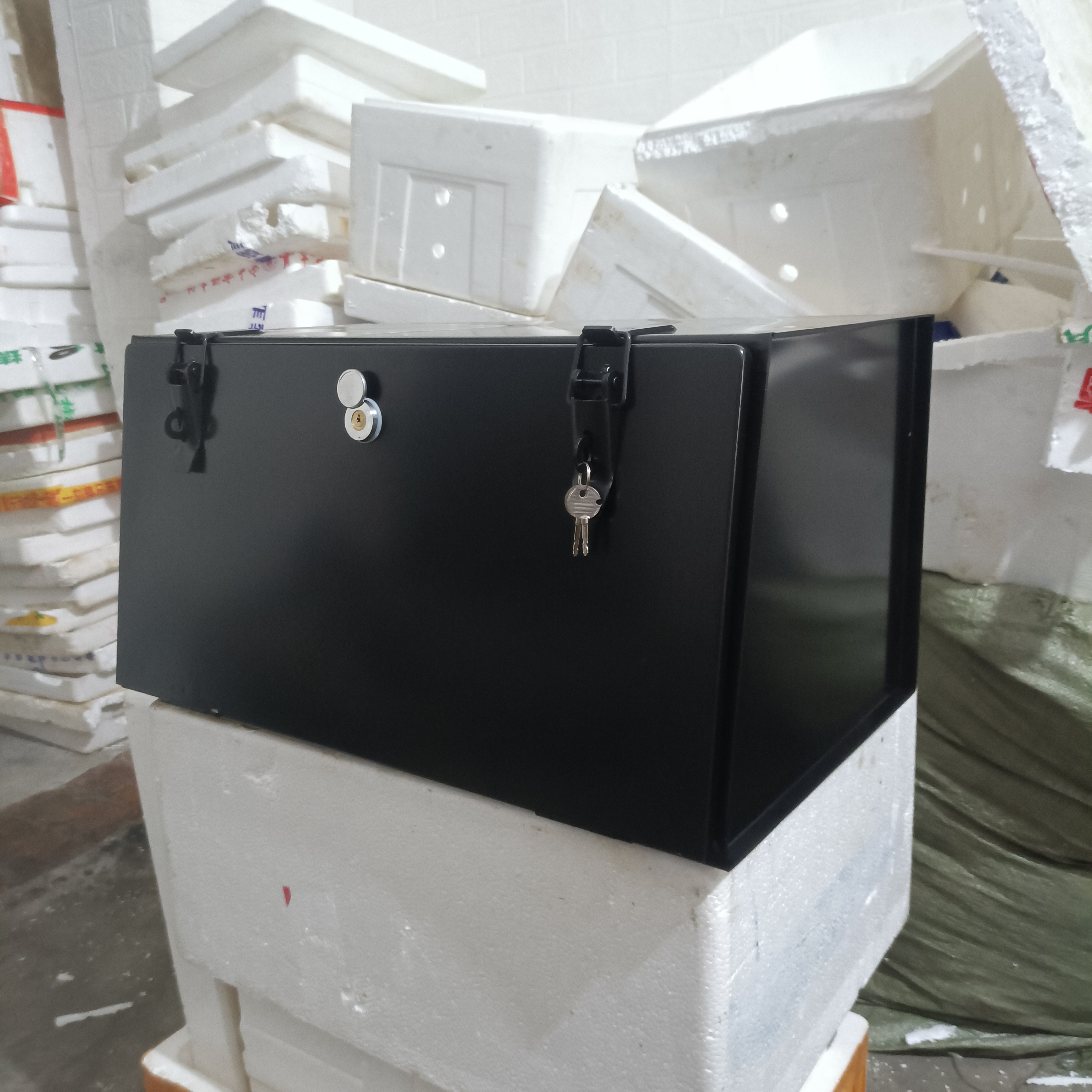 Caja de herramientas de camión de acero grueso gran tamaño Dongfeng Jianghuai Futian Jiefang Heavy Truck Shaanxi Automobile Carry External Case