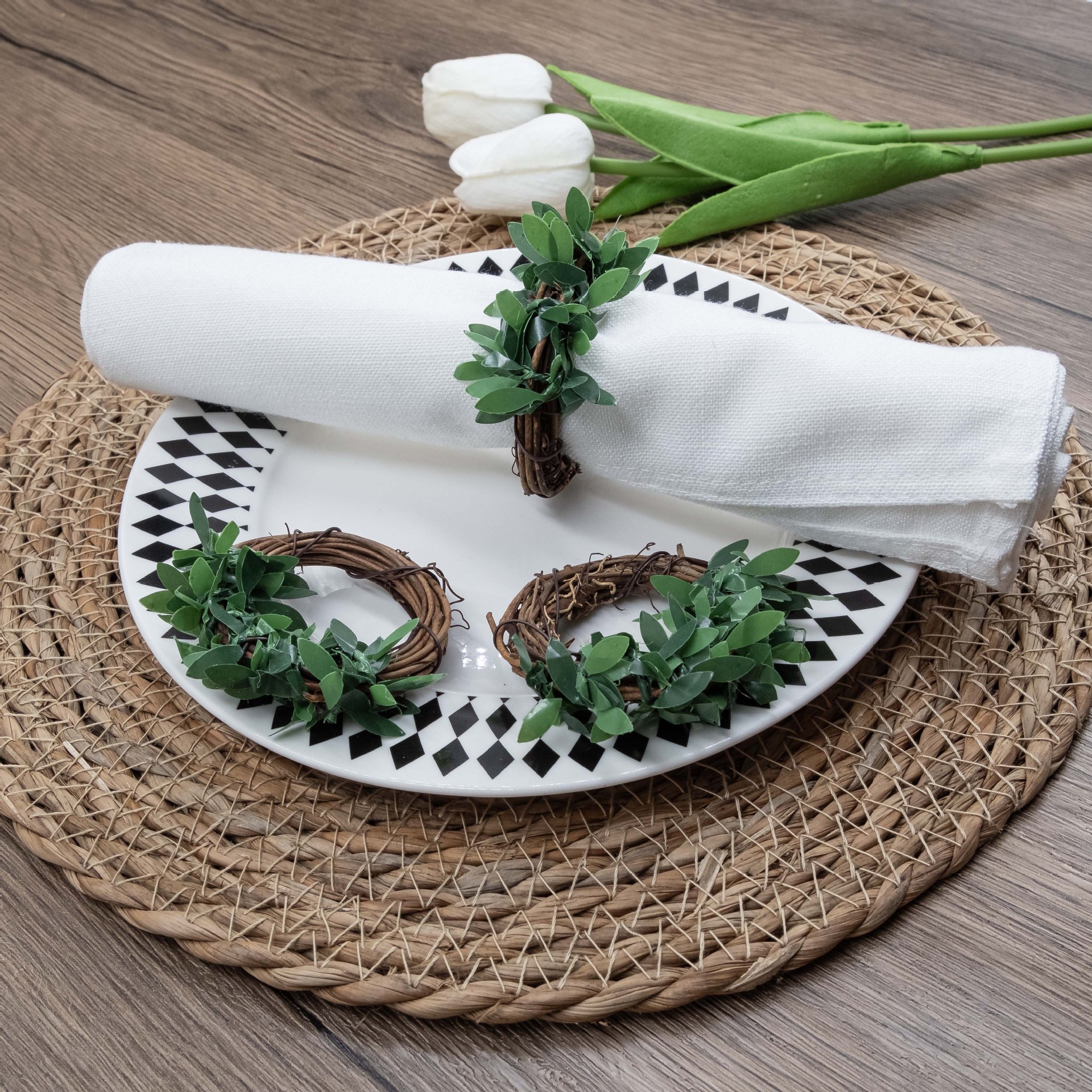 Amazon Cross-Border Napkin Rings, New Leaf-Shaped Woven Napkin Holders, European and American Light Luxury Napkin Rings, Wholesale from Foreign Trade Manufacturers