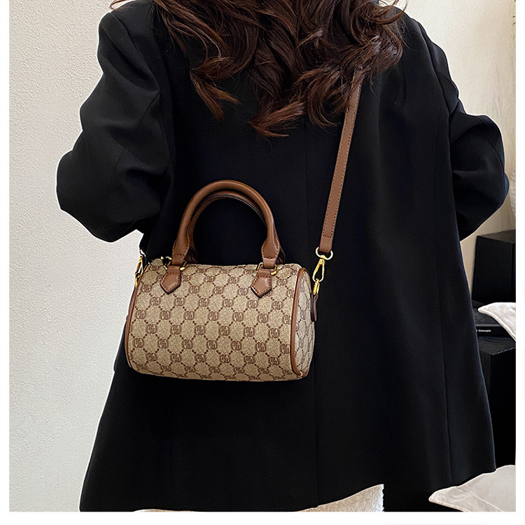 Neue Boston Pillow Bag für Damen, klassischer Stil, florale Einzelschulter-Handtasche für Senioren, weiches Leder, kleine quadratische Tasche für den täglichen Gebrauch. – Detail 15