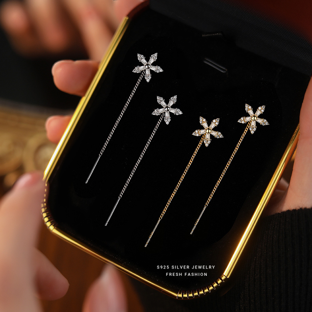 Pendientes de flores de circonita de plata de ley s925 Pendientes de flores de flecos de temperamento de alto nivel de nicho de lujo femenino simple y ligero