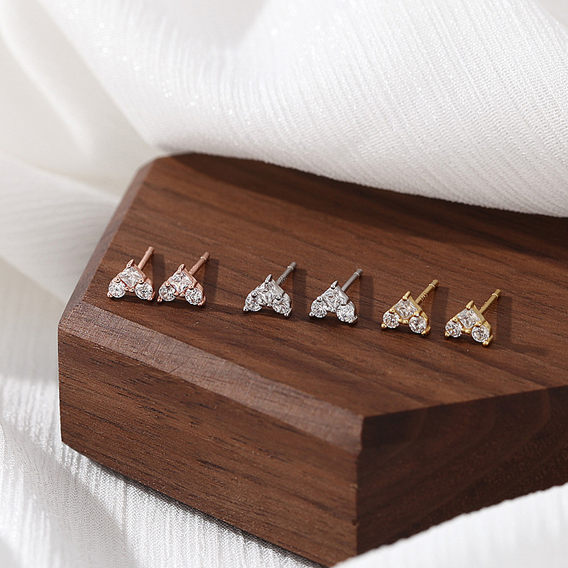 4g Weight Zircon Inlay Material 1 Pair 925 Sterling Silver Zircon Heart Shape Ear Studs