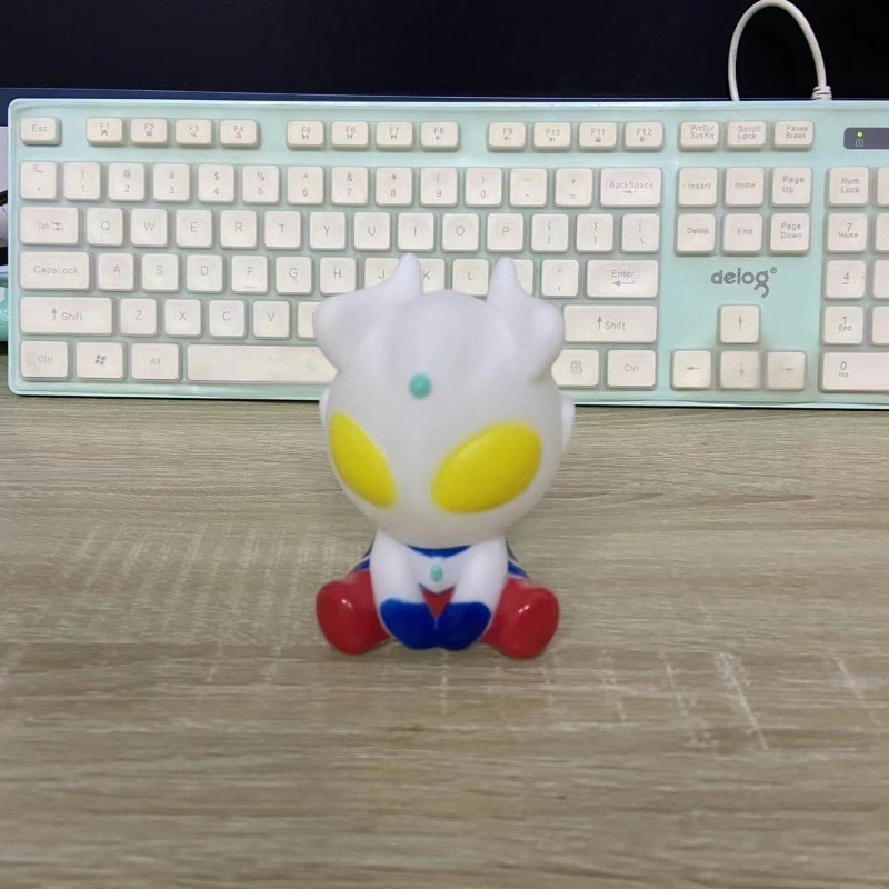 小さなモンスターウルトラマン卸売露店のおもちゃはすべて 10cm ～ 13cm 歳の男の子と子供向けのモンスターおもちゃです|undefined