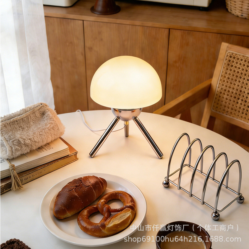 Factory Direct Sales of Semi-Circular Triangular Shaped Table Lamps, Available for Cross-Border Purchase, Suitable for Office and Home Use, Birthday Gifts, Small Gifts Factory Direct Sales of Semi-Circular Triangular Shaped Table Lamps, Available for Cross-Border Purchase, Suitable for Office and Home Use, Birthday Gifts, Small Gifts