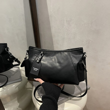 С�����s����Ů�ﶬ�¿�sͨ�ڰ��μ�Ҹ�°�б���Tote bags