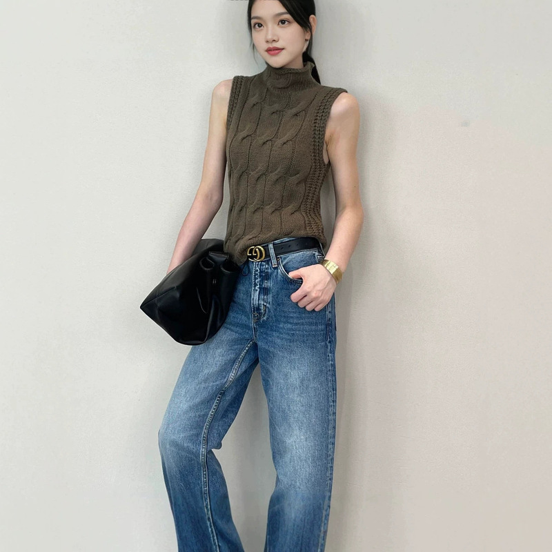 Retro cable-knit half-turtleneck vest for women, spring and autumn sleeveless high-neck vest, layered knit top, stylish knitwear source Retro cable-knit half-turtleneck vest for women, spring and autumn sleeveless high-neck vest, layered knit top, stylish knitwear source