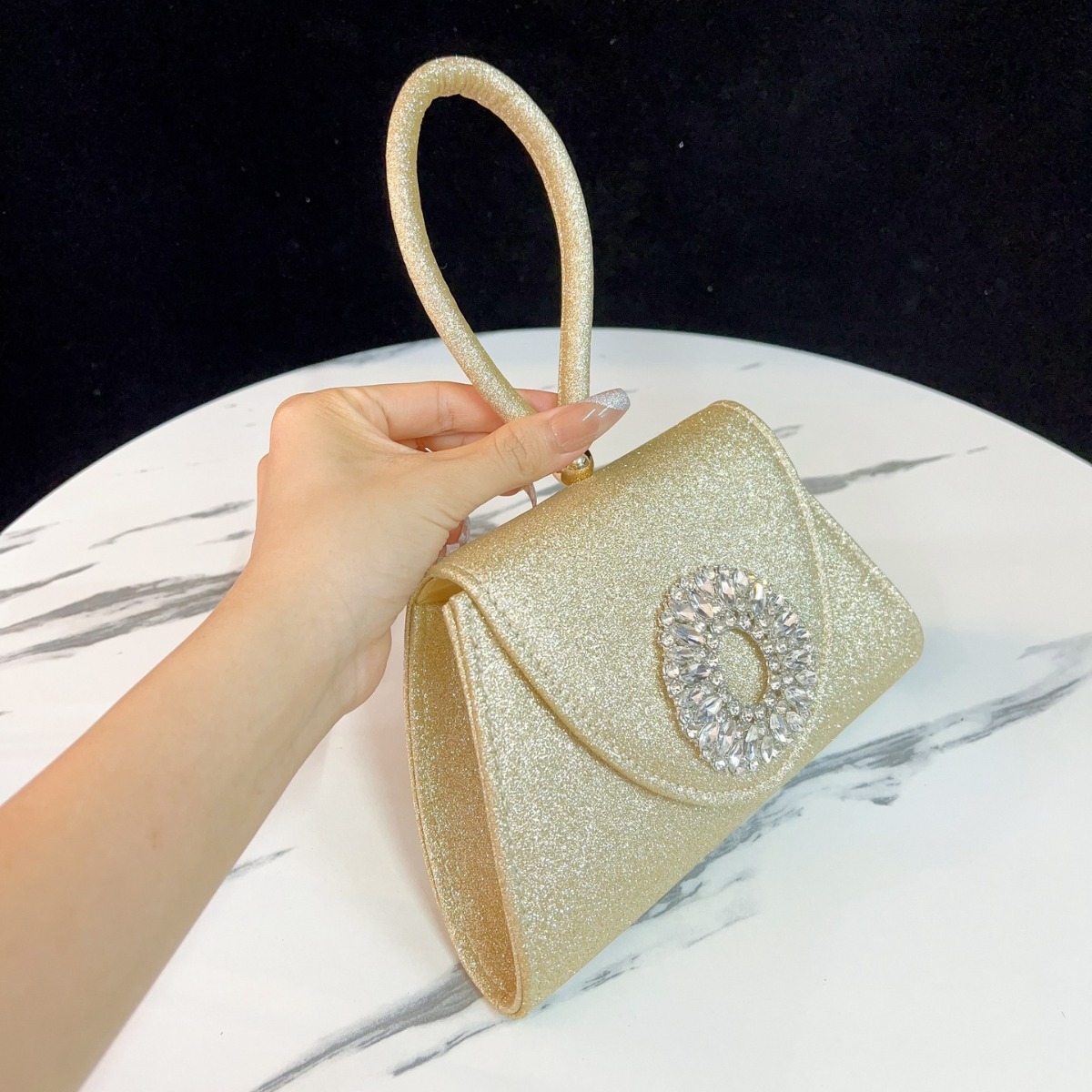 Retro Women's Shoulder Handbag For Weddings And Elegant Events_voghion.com