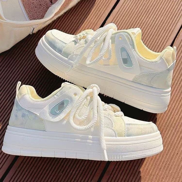 Zapatos de mujer de verano zapatos blancos 2026 nuevo nicho de malla transpirable zapatos de pan de suela gruesa zapatos de skate de moda para mujeres