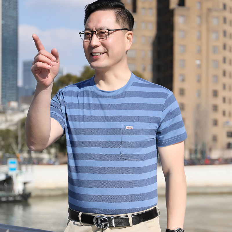 2024 nueva camiseta de manga corta para papá para hombres de 40 a 50 años de edad, de mediana edad y ancianos, seda de hielo, cuello redondo, rayas para hombres al por mayor