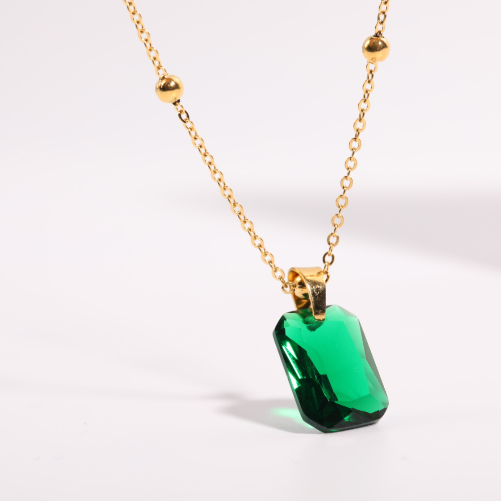 Fashion Retro Emerald Inlaid Zircon Pendant Natural Stone Stainless Steel Necklace display picture 2