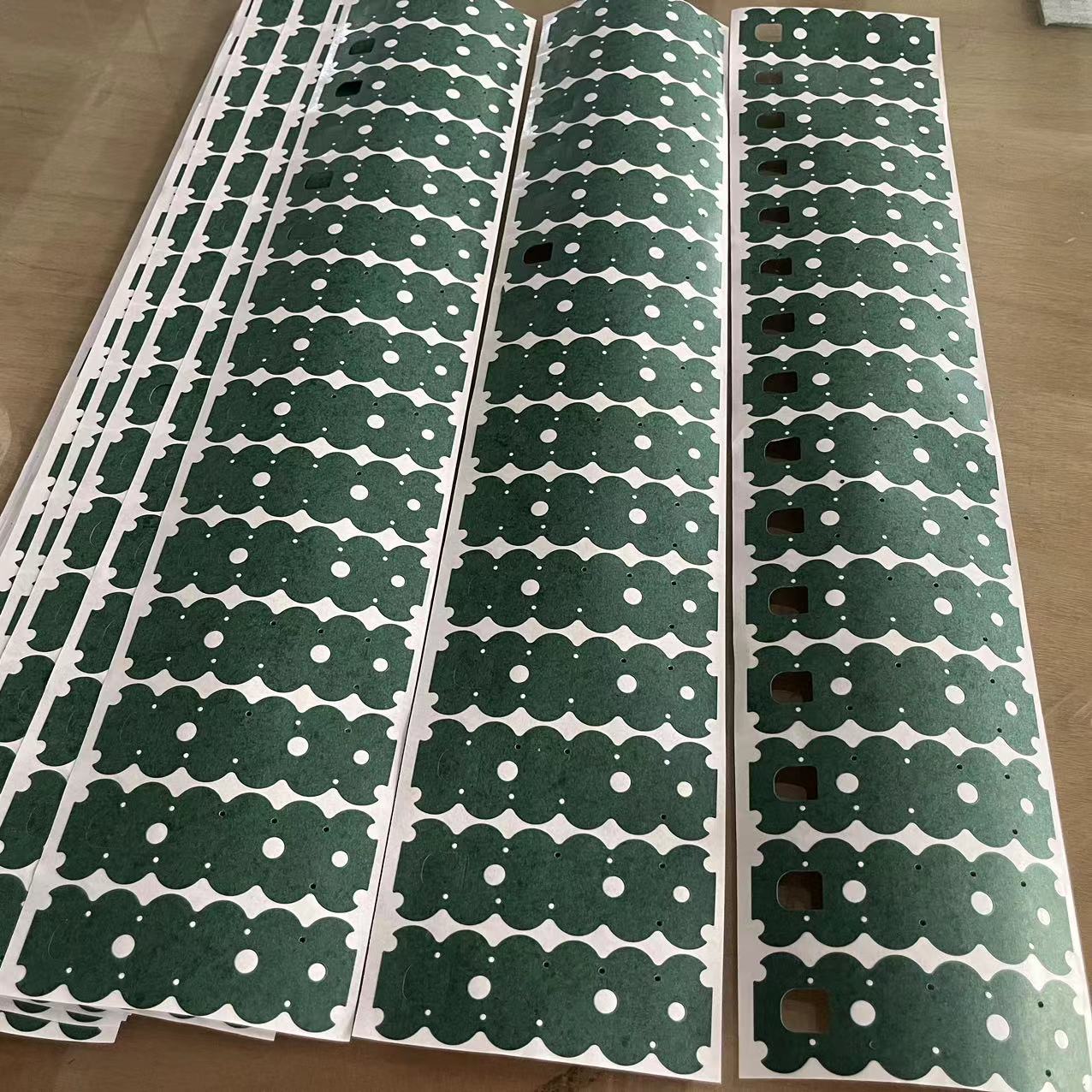 18650电池青稞纸自粘绝缘垫片阻燃绝缘纸 单面背胶覆膜青稞纸垫片