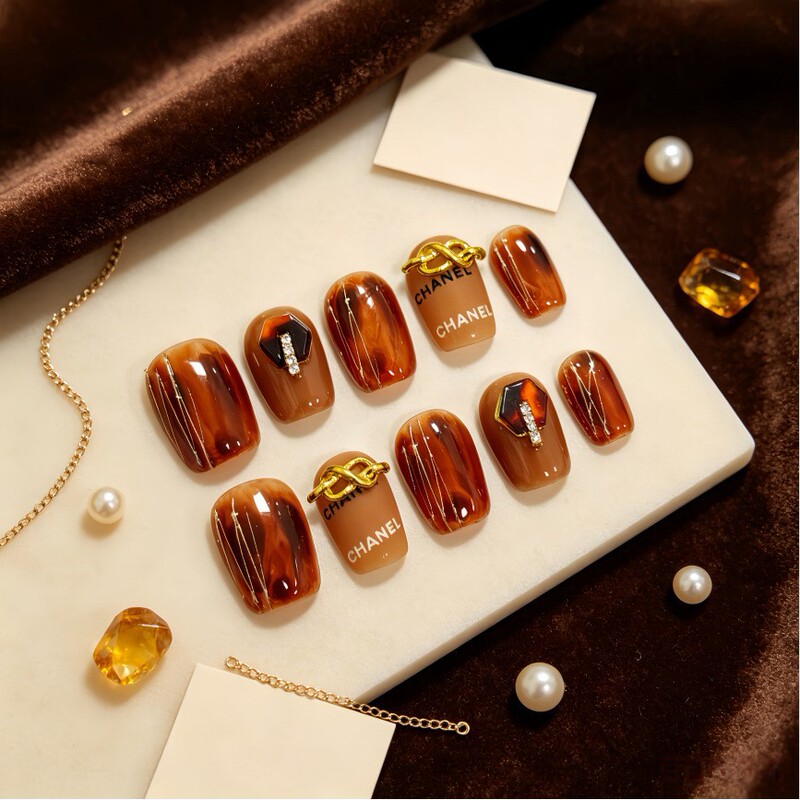 New autumn and winter collection of high-end, elegant, and light-luxury handmade nail art products, wearable nails in an ins-style, versatile and flattering New autumn and winter collection of high-end, elegant, and light-luxury handmade nail art products, wearable nails in an ins-style, versatile and flattering