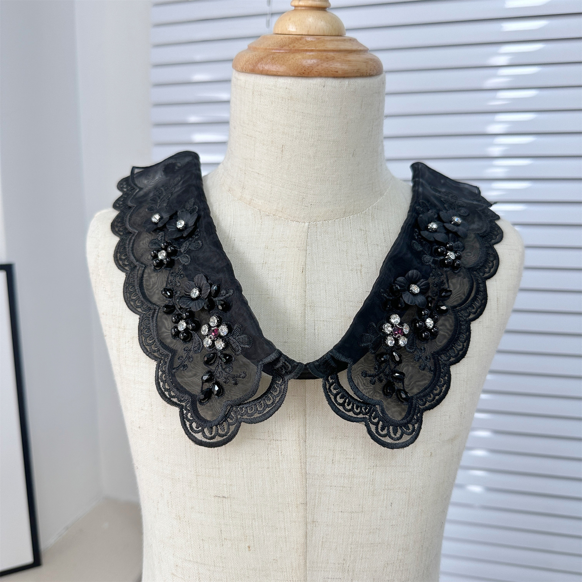 Nuevo collar de muñeca de todo fósforo collar falso con cuentas blancas collar de la camisa de las mujeres bufanda accesorios collar vestido hebilla collar asiento