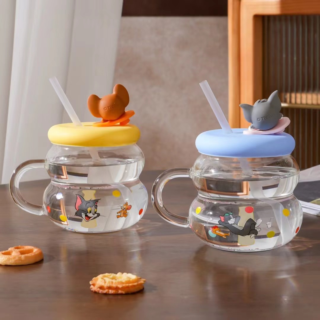 Gato y ratón tazas de vidrio de alto valor facial tazas de agua caseras con tazas de paja regalo de cumpleaños lindas tazas de agua potable dibujos animados