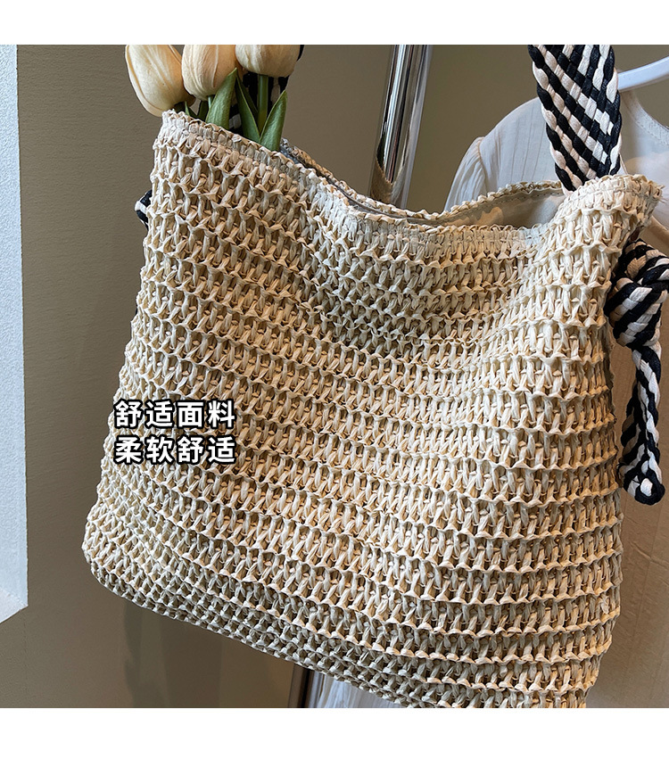 Summer large-capacity straw woven bag for women, 2025 new style seaside and beach vacation single-shoulder bag, commuter tote bucket bag Application Scenario