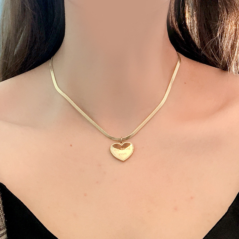 Elegant Fashion Heart Shape Titanium Steel Plating Necklace display picture 1