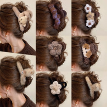 秋冬毛绒抓夹女2025新款后脑勺发夹高级感大号鲨鱼夹百搭发卡头饰