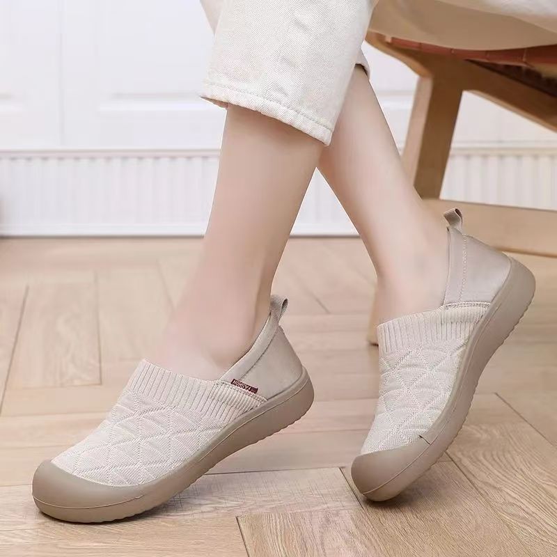 Primavera y otoño nuevos zapatos de tela de mujer con suela suave, zapatos de moda para madres, zapatos de trabajo ligeros y cómodos, zapatos de solos antideslizantes image 4