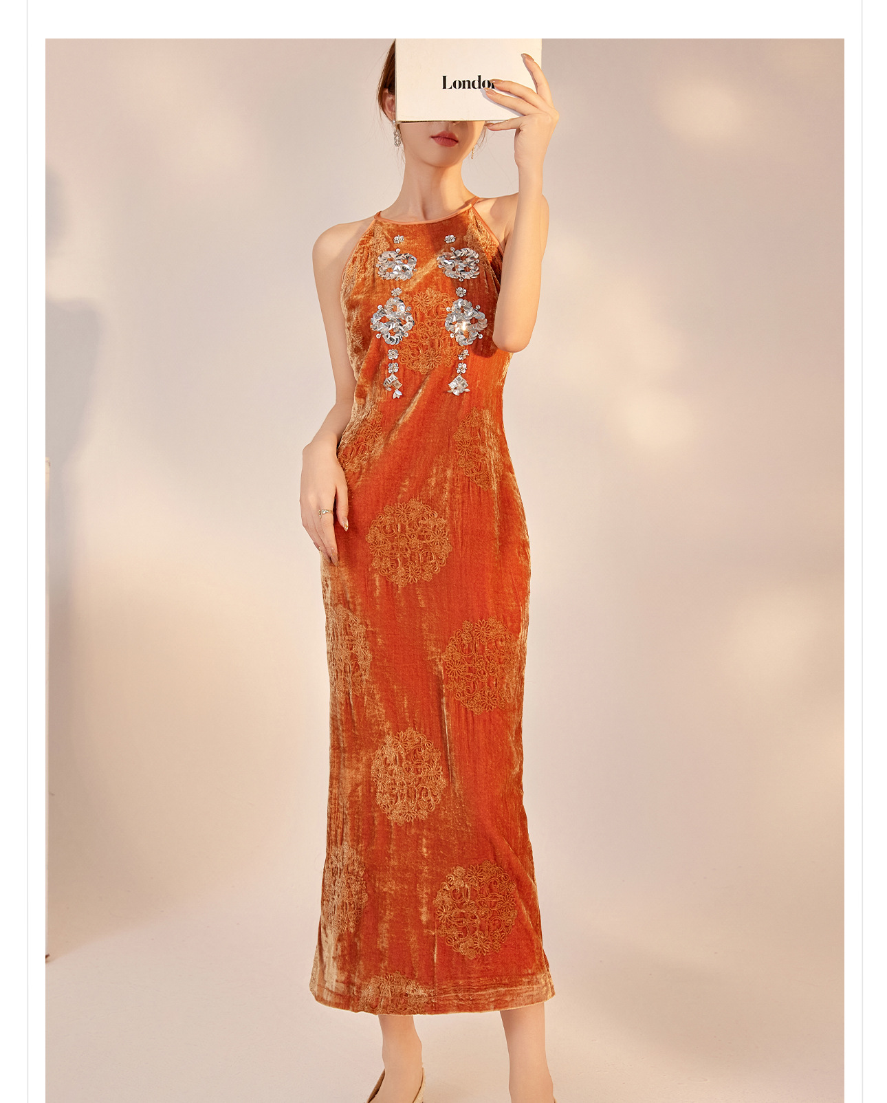 Đầm bodycon dài tay lệch vai cổ yếm chất rayon mềm mại ZX M6128 — Màu đỏ cam chi tiết 12