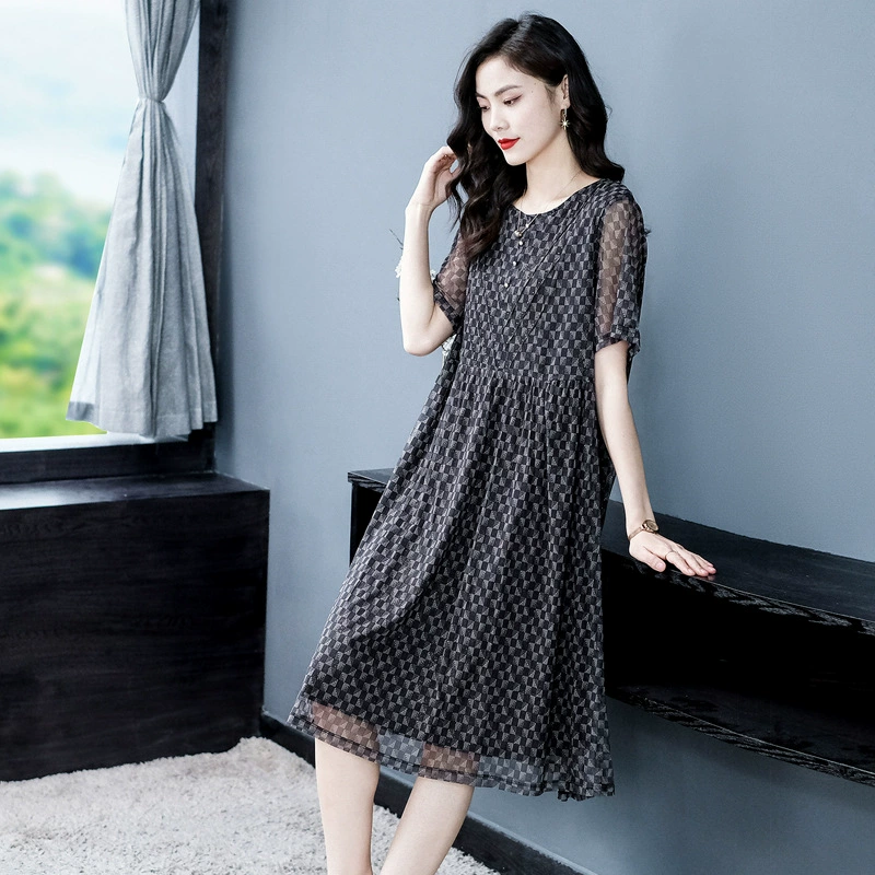 Летнее бархатное свободное платье А-силуэтой формы с короткими рукавами и французским темпераментом большого размера, Большая одежда для женщин среднего и пожилого возраста